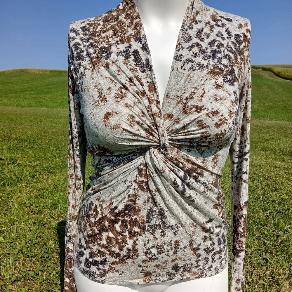 Cabi Size L Large Animal Print Long Sleeve Shirt Top Stretchy Knit Leopard